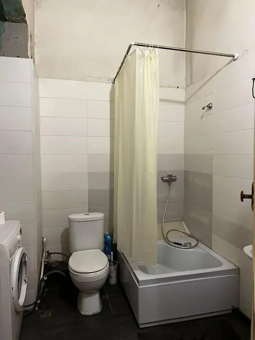 Apartment Is In Old טביליסי